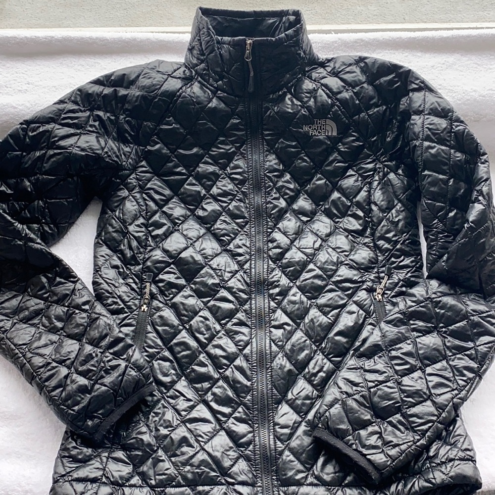 THE NORTH FACE WOMEN'S THERMOBALL JACKET BLACK